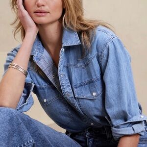 ☀️ BANANA REPUBLIC Western Denim Button Down